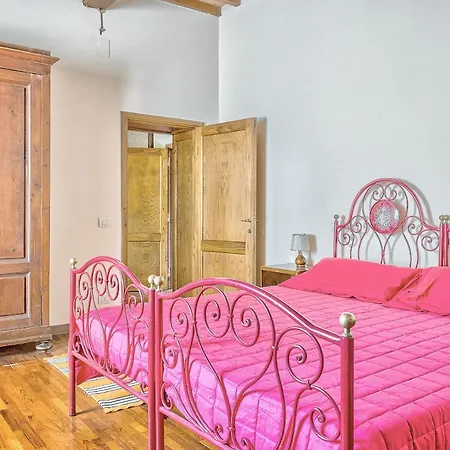 Casale - I Tre Cipressi Apartment *